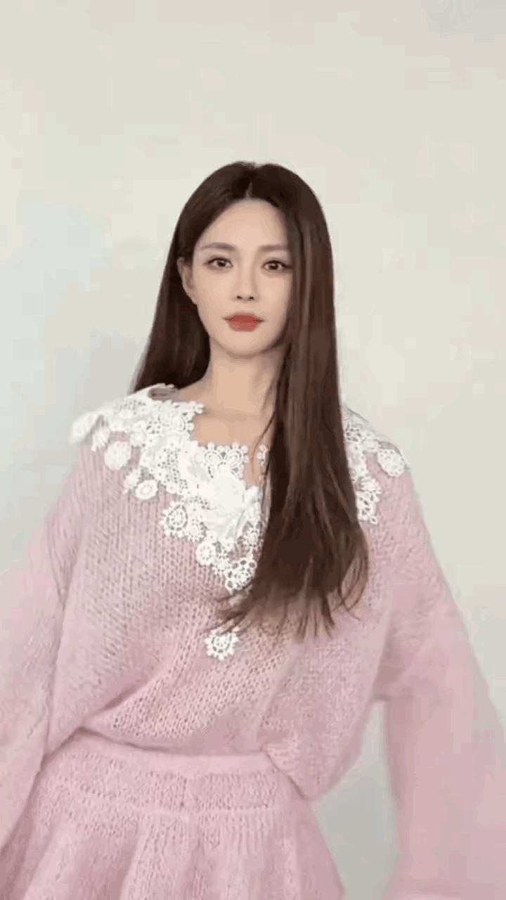 也难怪杜海涛对她爱搭不理的沈梦辰现在这张脸真的是随便截图、动图白鹿➕杨超越