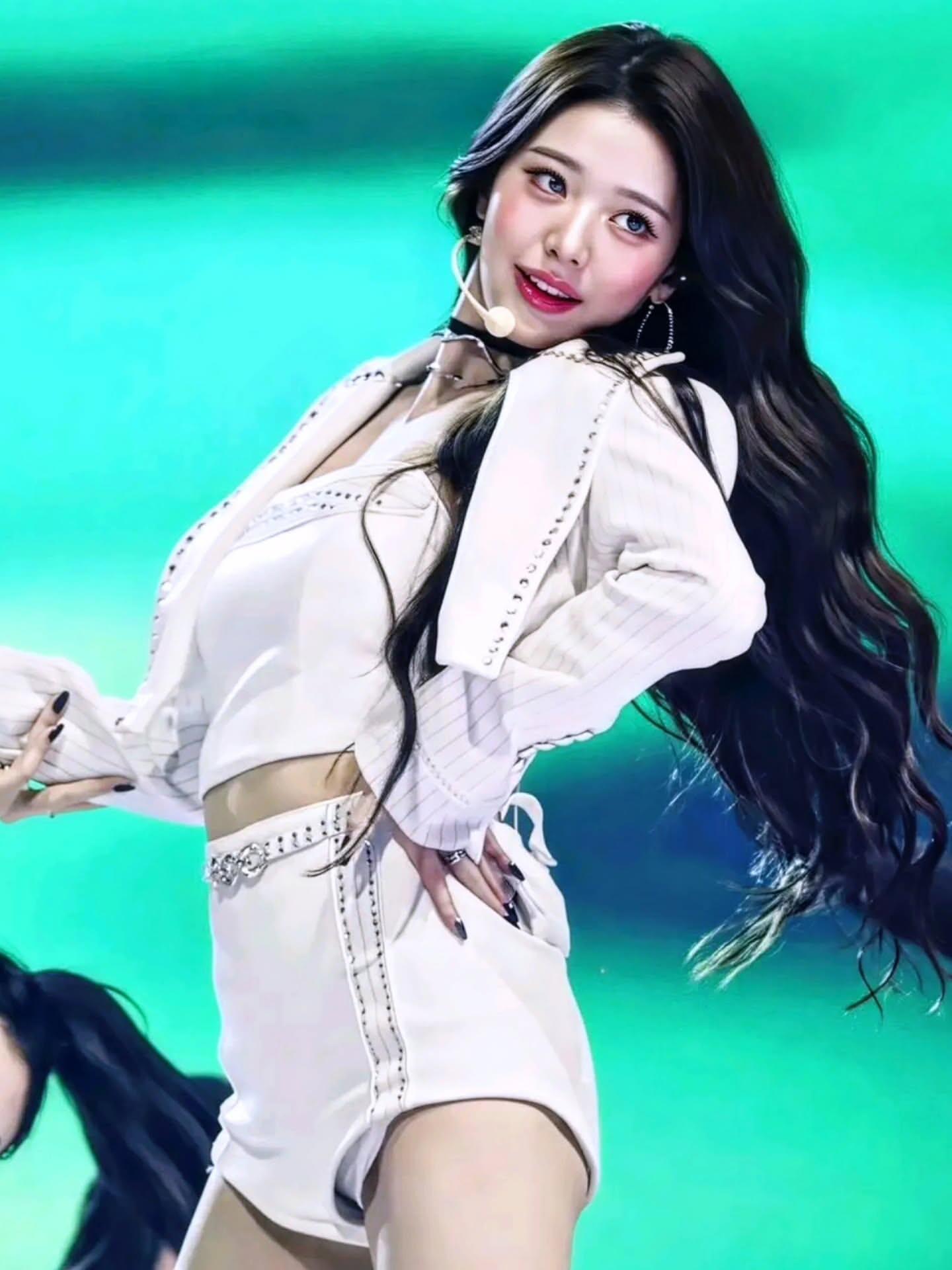 张元英最新物料：MMA颁奖礼饭拍📷