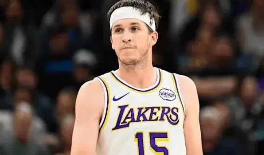 谈谈里弗斯为什么能上肯定比没有好！！里弗斯能上当然是好事！可以扛了布朗尼