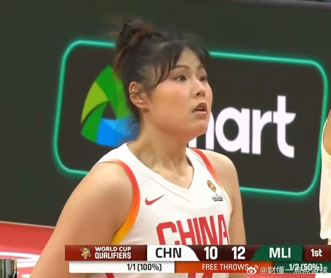 世界级中锋归位！李月汝回归首秀21+11，下半场独得17分主宰比赛女篮世界杯预选