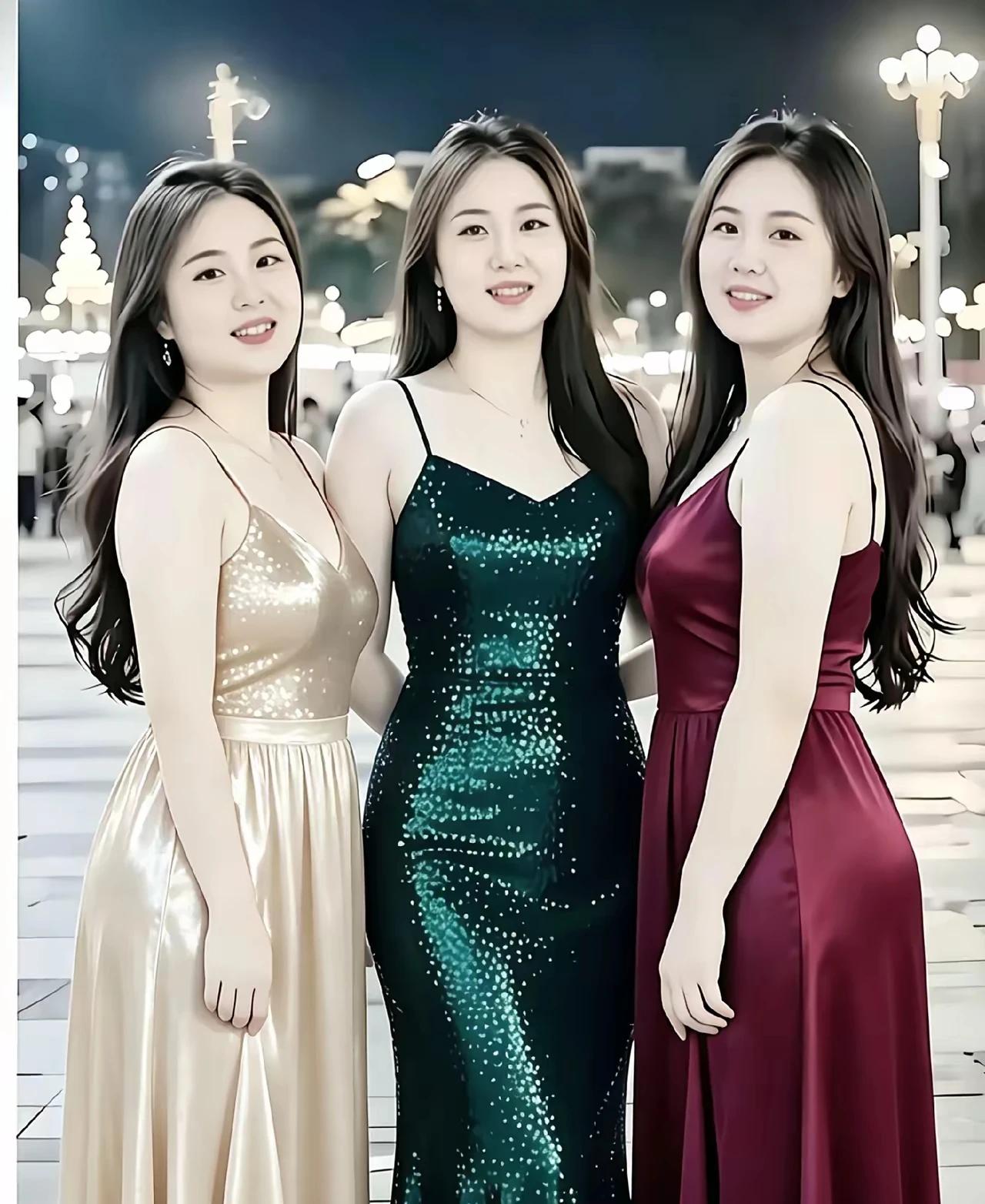 姐妹花养颜状态都不错，要是区分出年龄的大小，真就有些难度、因为她们粉嫩稚白的程度