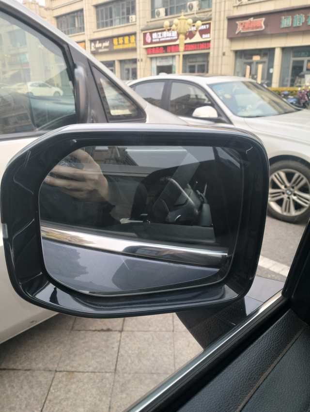 哈弗大狗后视镜折叠只能收一半你们的大狗后视镜自动折叠都能收到位吗？为什么我的只