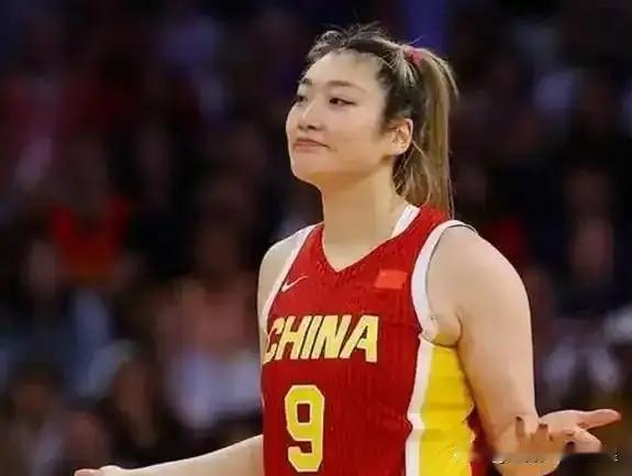 31岁没球队签？李梦这是真要淡出篮坛了吗？最近的消息让人有点意外。全运会后她