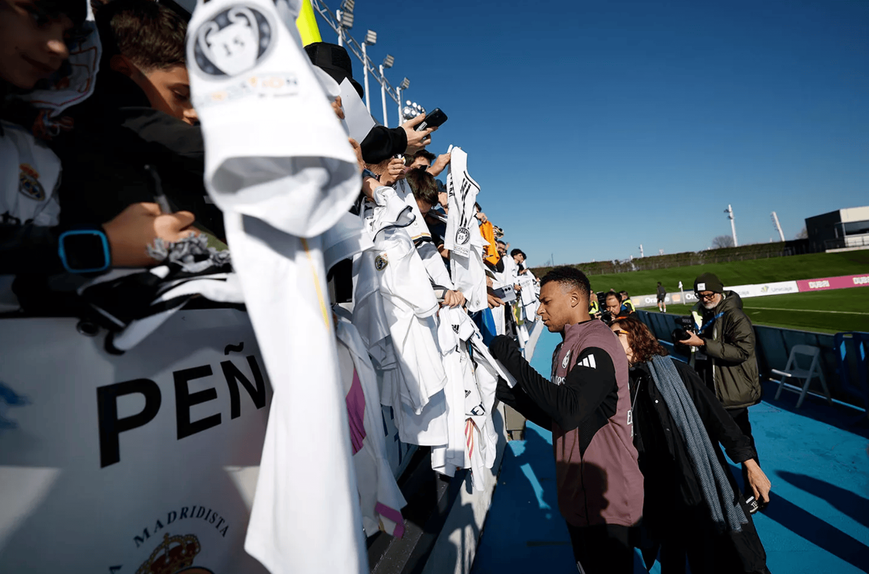 姆巴佩: 我不是皇马的大牌偶像, 对球迷来说C罗永远是最棒的