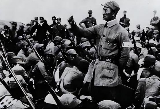 你以为当年解放军进藏，打的是一群拿着大刀长矛的奴隶兵？错。人家手里拿的，是清一色