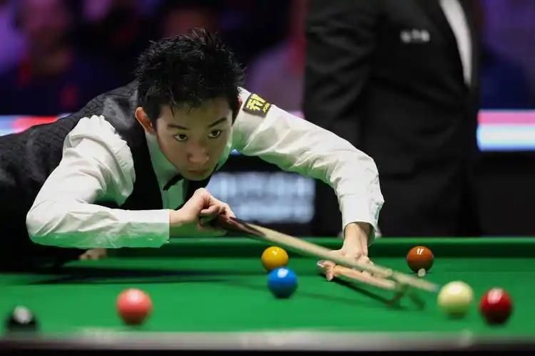 斯诺克英国锦标赛11月30日赛程看点今晚继续32进16轮次比赛，中国3位球员