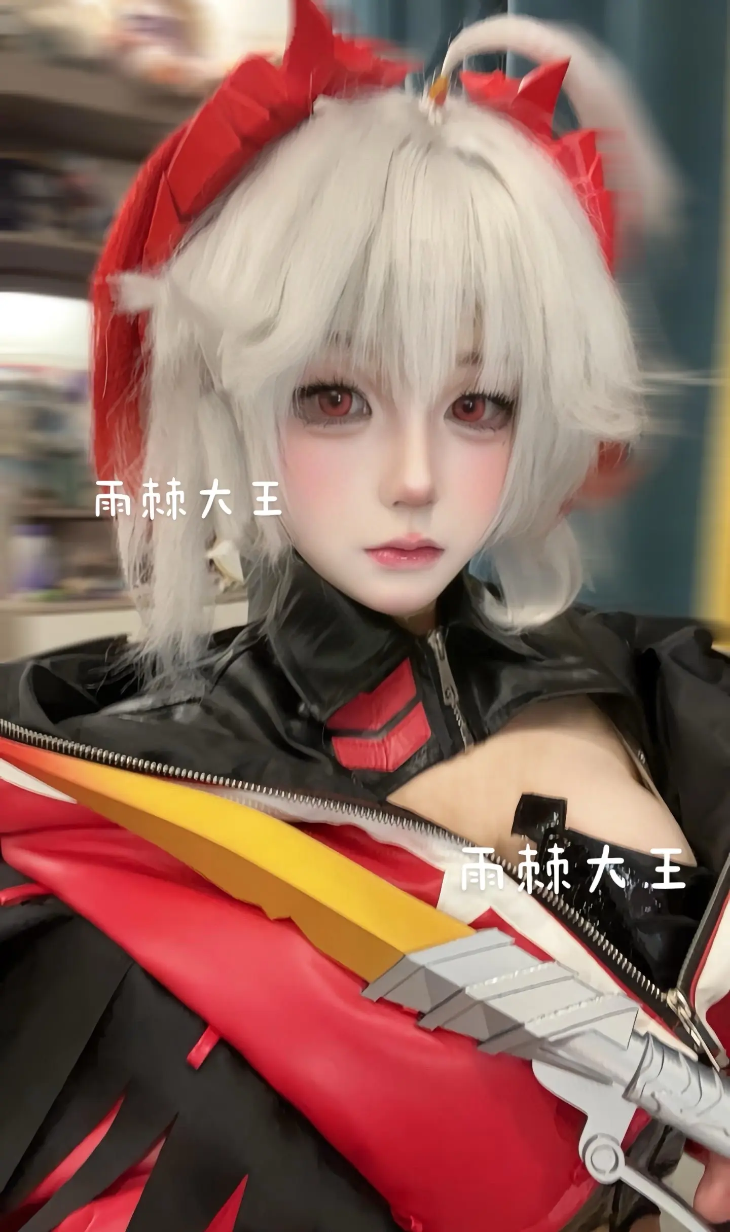 姐姐 以后我嫁给你吧 虾你来剥 鱼刺你来挑 我喜欢的水果你要切成小块去...