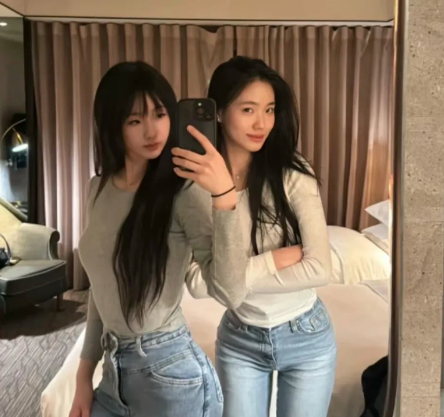 小S三个女儿幼时被指颜值普通，如今却各有蜕变：二女儿穿简约装尽显气质千金感，