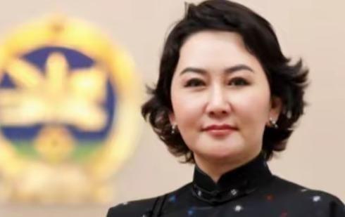 蒙古国加油站开始限量加油的时候，很多人以为只是暑期出游高峰的临时毛病。结果呢，7