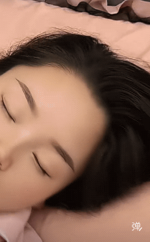 这姑娘眼睛好看!