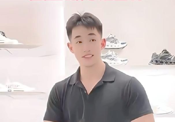 于文红小男友那句“几年赚上亿，值不值”，真是把功利主义摆上了台面，听着让人倒吸一