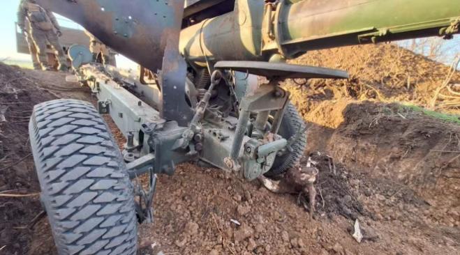 朝鲜榴弹炮质量差，禁不住高强度战斗！有消息称，俄军装备的朝鲜制造122毫米D-7