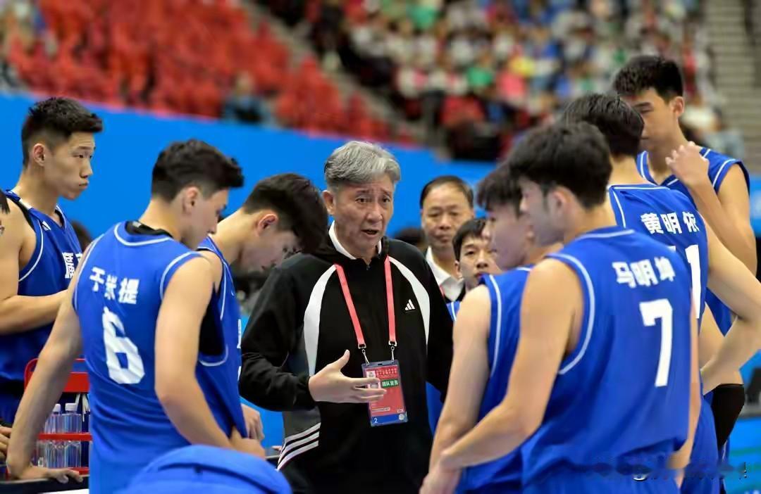 广东U22男篮淘汰河南男篮晋级全运会四强，有三名球员大概率高兴不起来。1.徐