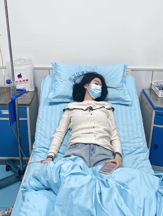 一个17岁的女孩，因为拉肚子去医院，结果肠镜一做，医生沉默了。从肛门口到整个结肠