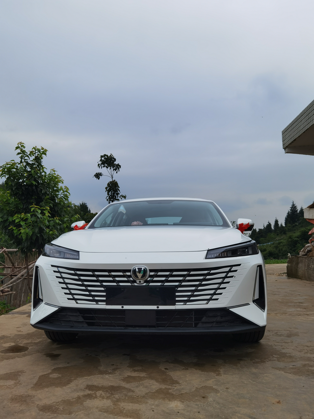 三代逸动，省油省心！今天去提车第13天，悄悄的说一下这段时间以来的用车感受吧！