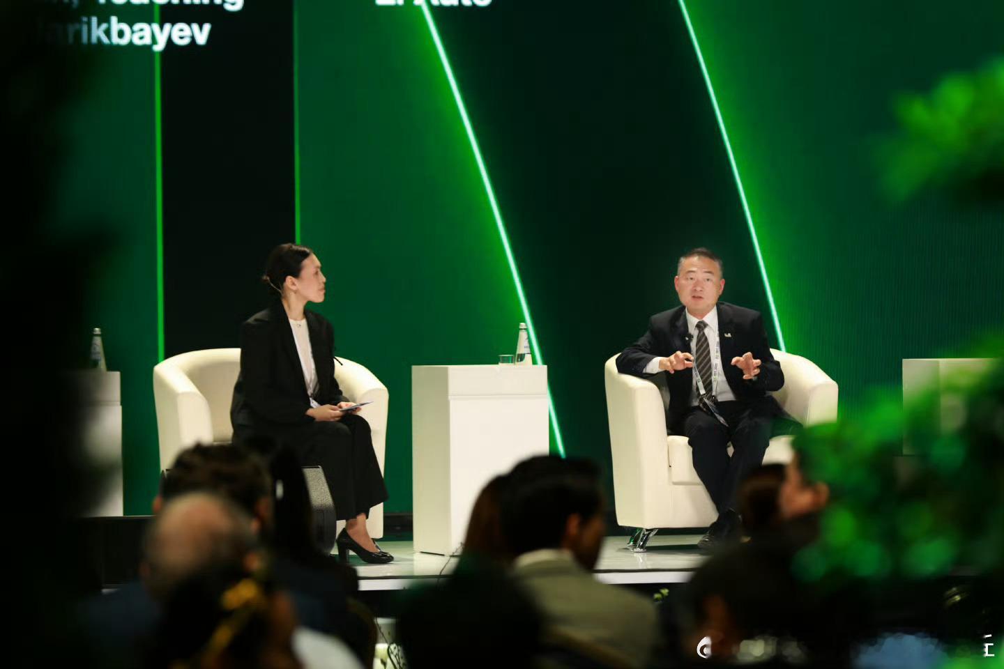 理想汽车近期在哈萨克斯坦RES2026生态峰会上大放异彩，不仅作为独家汽车合作