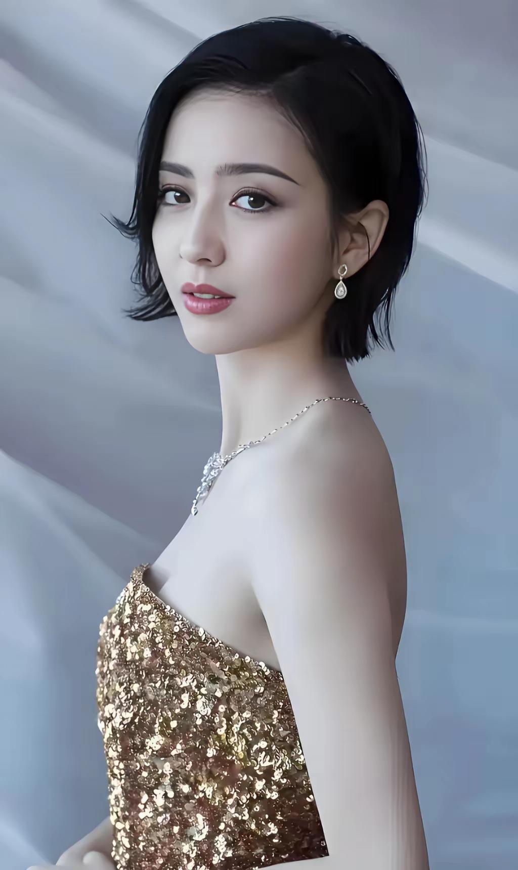 佟丽娅美的过分了和陈思成离婚后带着儿子朵朵活成了最漂亮的自己