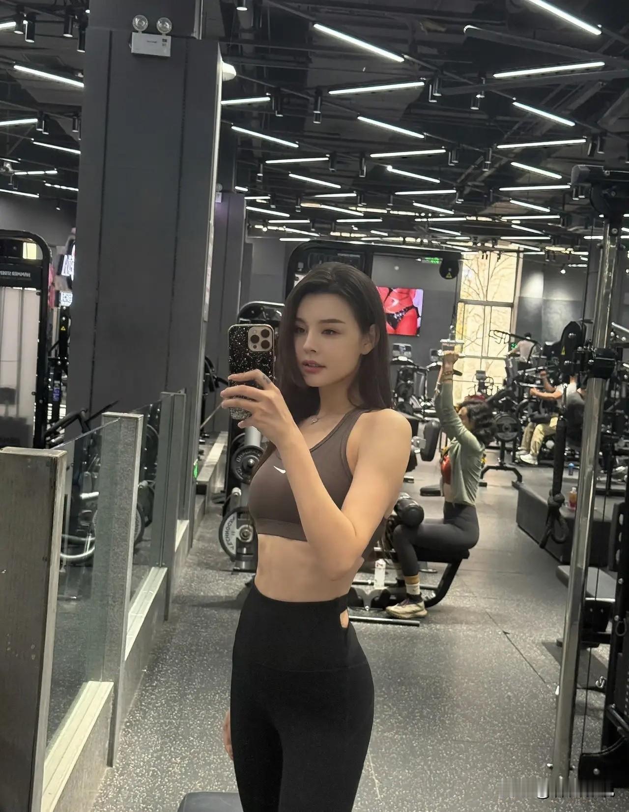 属实让我没想到！46岁赵达低调结婚，新娘居然是这么厉害的圈外白富美！赵达这