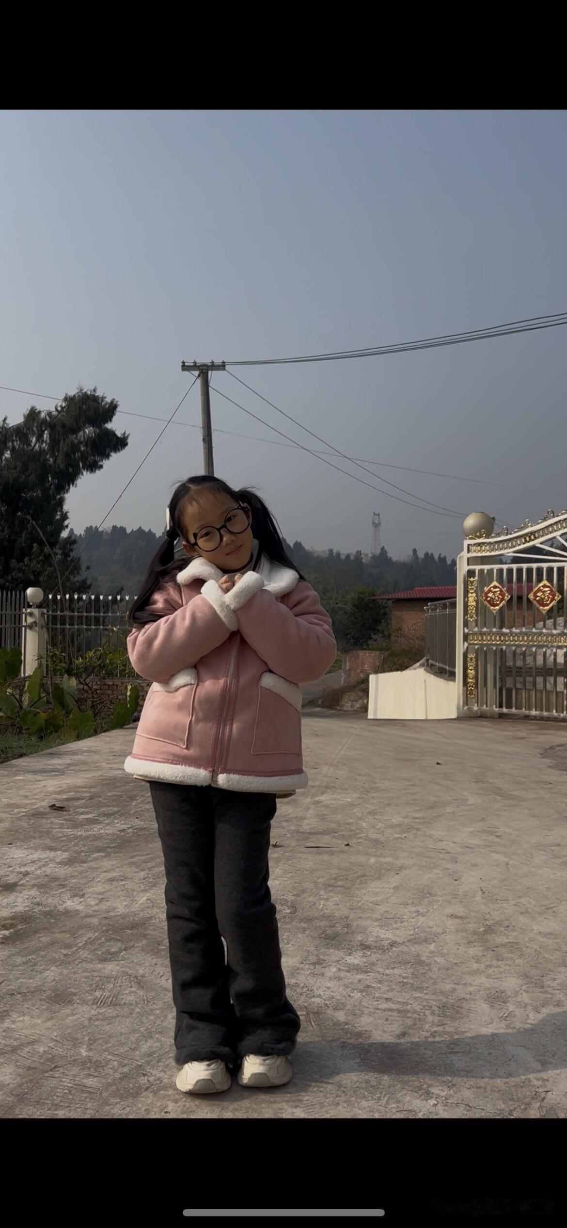 7岁女儿遭六年级男孩追逐，她的“战术撤离”就在今天下午，我经历了一场前所未有的