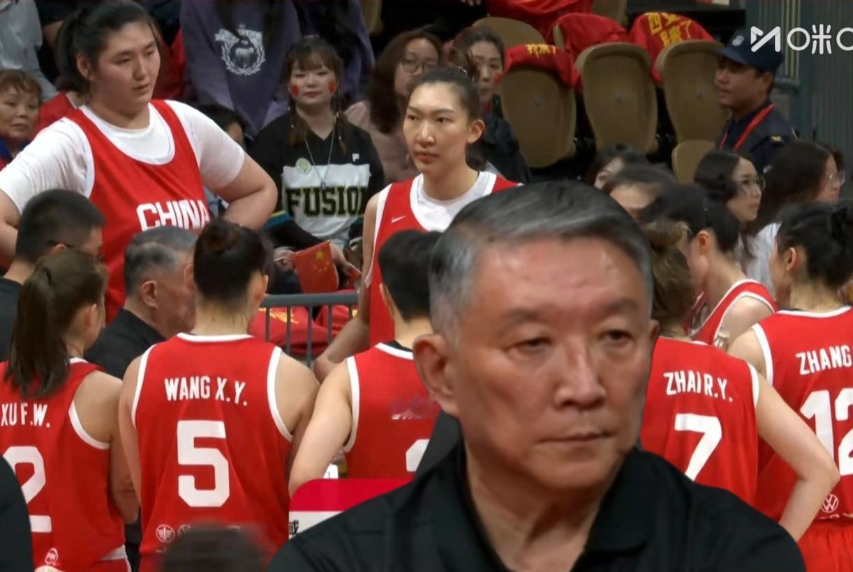 宫帅笑了！女篮主场两连胜背后，新星崛起与老将隐退的关键转折