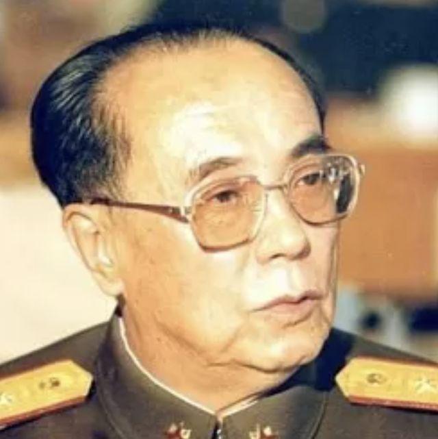 1987年，杨尚昆访问法国，没想到他的专机竟遭到法国方面强行拆检，飞机上的铅封全