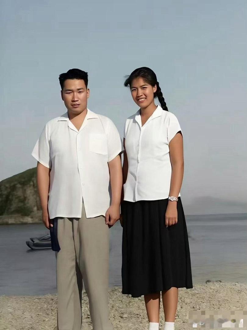 上世纪，毛岸青与邵华在大连，此时他们新婚不久，处于蜜月期