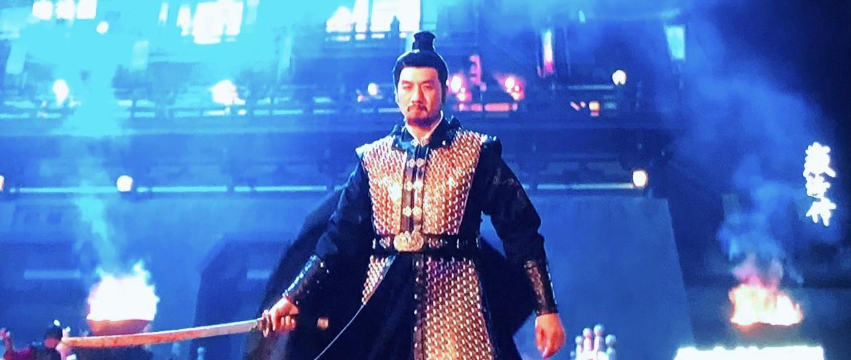 肖战的演技在这一刻弱爆了，和黄觉的这段对手戏，庄芦隐这个剧中最大的坏人，走的时候
