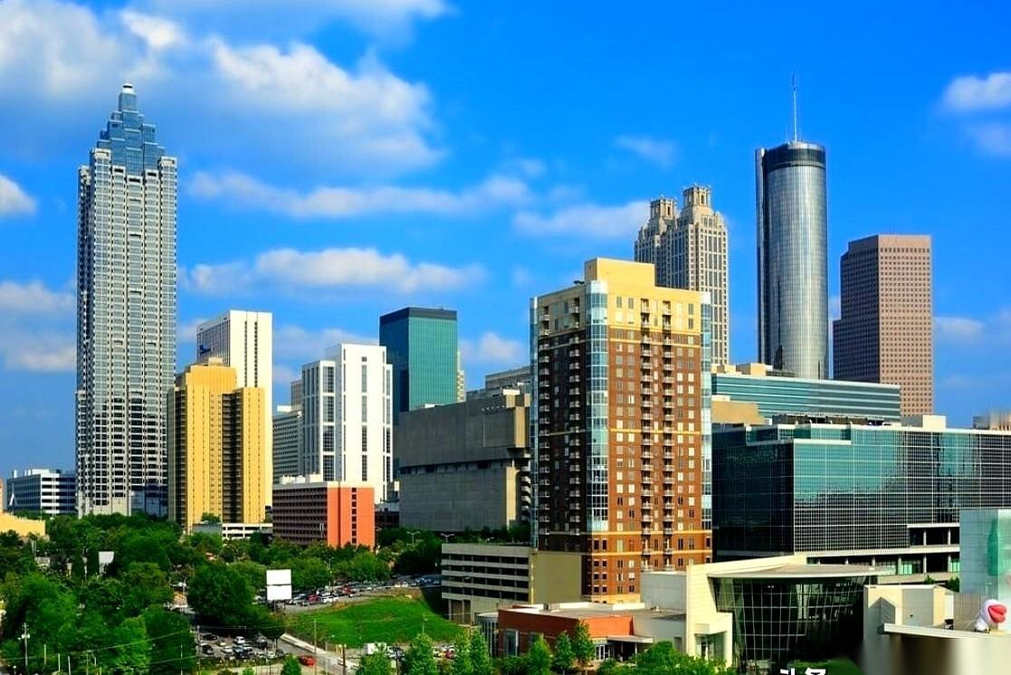 一套还没住过的小别墅，卖掉，账面直接亏200万。说好的养老房，现在成了扎在心口