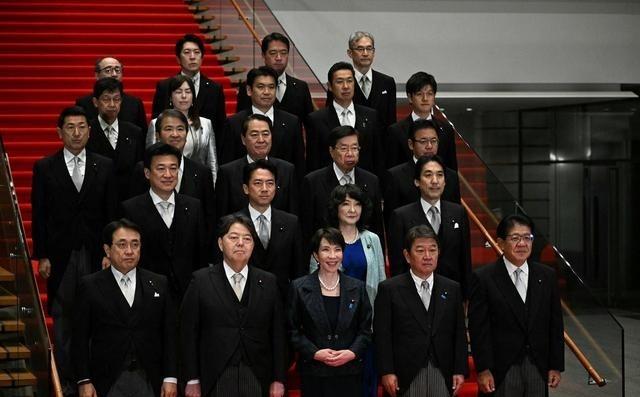 强大的中国令西方窒息！当西方看到如今真实的、繁荣的、强大的中国后，集体破防了，