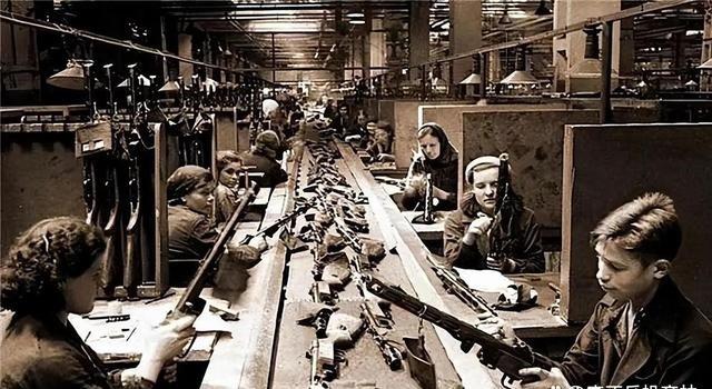 苏联机床的特点是“傻大笨粗”，这样说没有什么贬义，因为苏联设计机床的思想就是如此