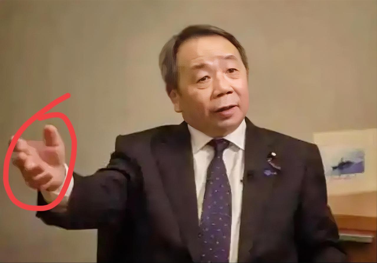 看那个石平在松山机场的视频，真是给我整笑了。这老哥估计做梦也没想到，本想着去