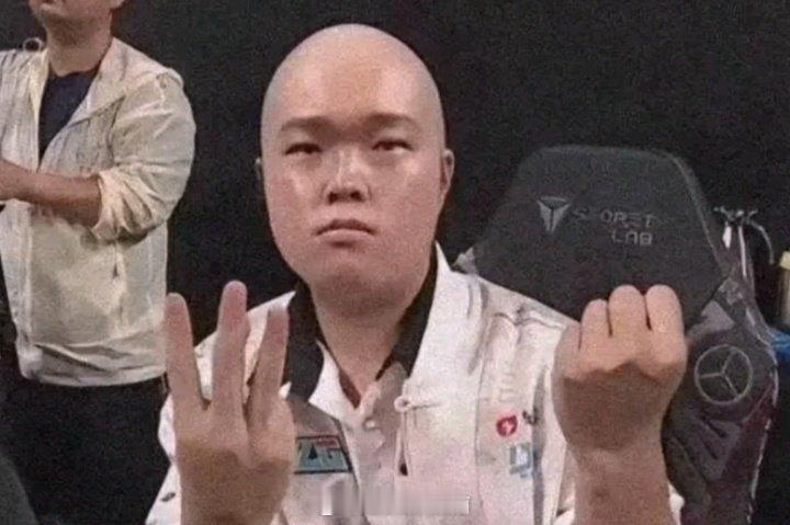 MKOI都能赢一小局！EWCT1二比一淘汰MKOI，而此前BLG在MSI被T1