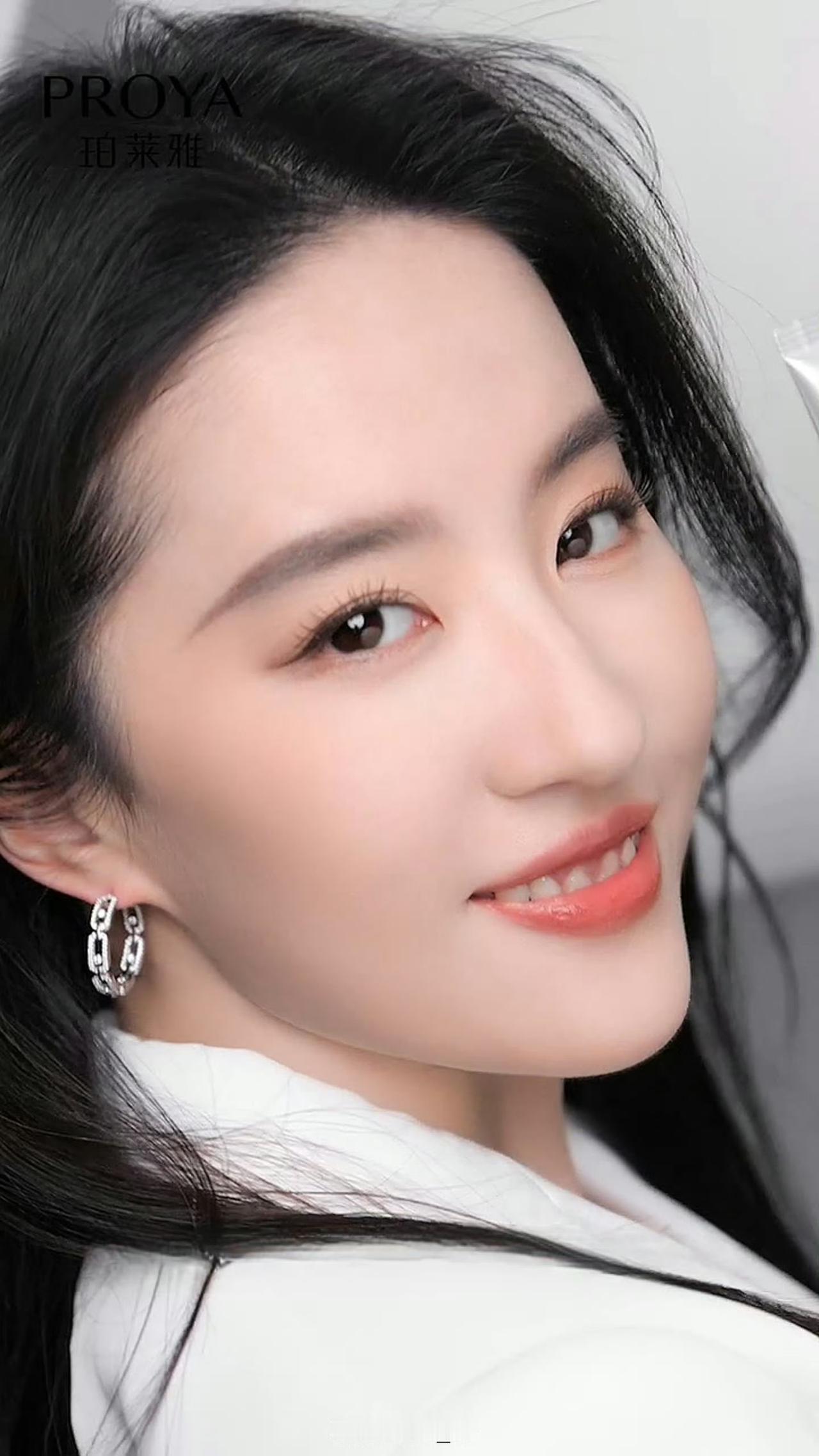 这张脸实在美丽🤩