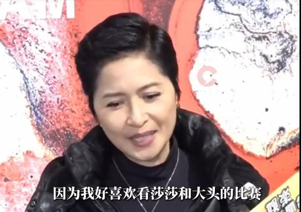 著名港星邵美琪接受采访时表示，她是王楚钦/孙颖莎的忠实球迷。邵美琪是著名的影视