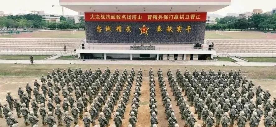 为什么没有国家敢对中国动武一、230万解放军二、3120万武警三、5700