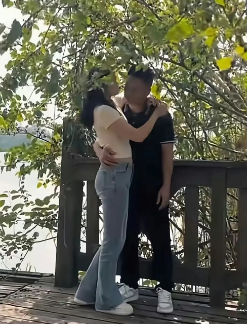 大哥约个会就不能找个干净点的地方吗？