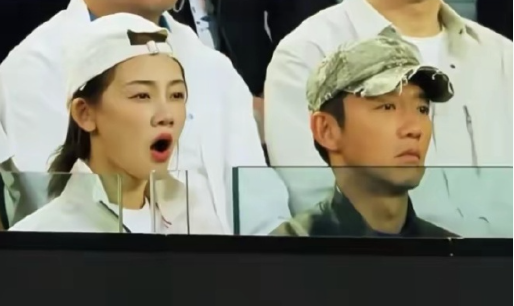 总感觉郑恺对苗苗有点“嫌弃”就看他这个澳网volg，几十分钟视频，苗苗露面一秒