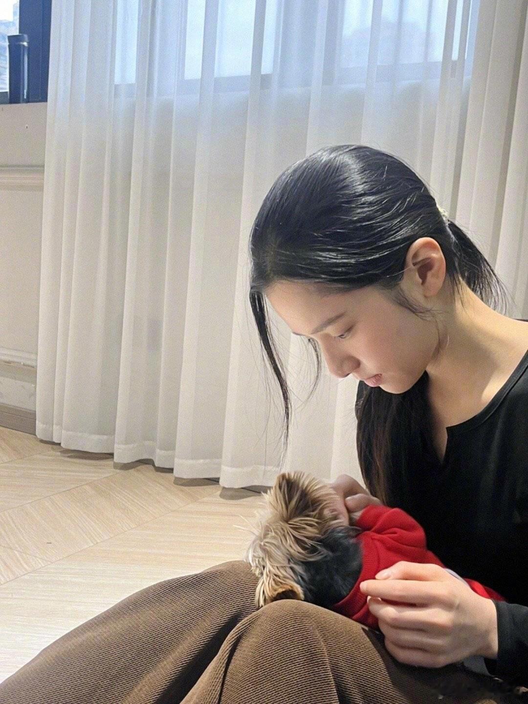 张婧仪我头很大张婧仪，女娲都不敢邀功的骨相！！​​​