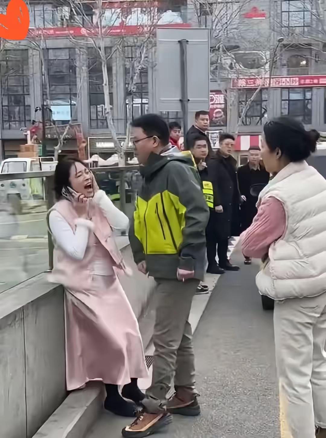 说实话，看完扬州那个女司机被打的完整监控视频，我是一点都同情不起来。不是说动手打