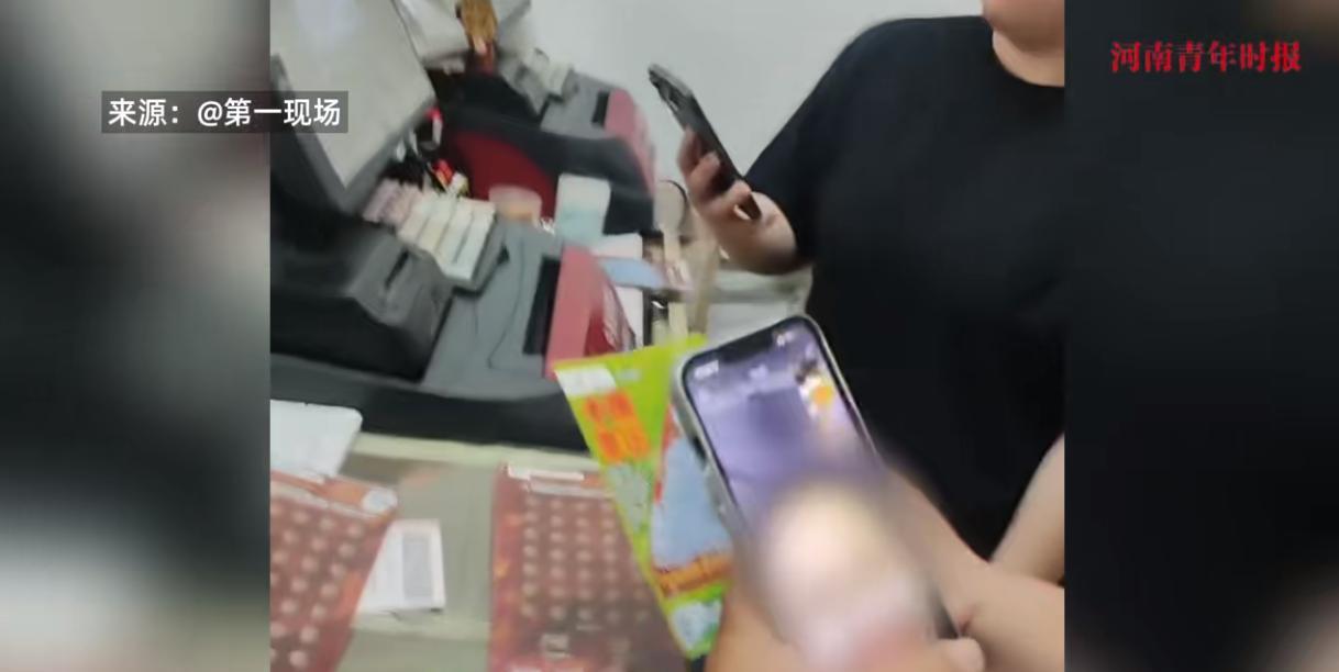 “这就是命啊！”6月24日，浙江杭州，一位外卖小哥在玩刮刮乐彩票时，仅花了40元
