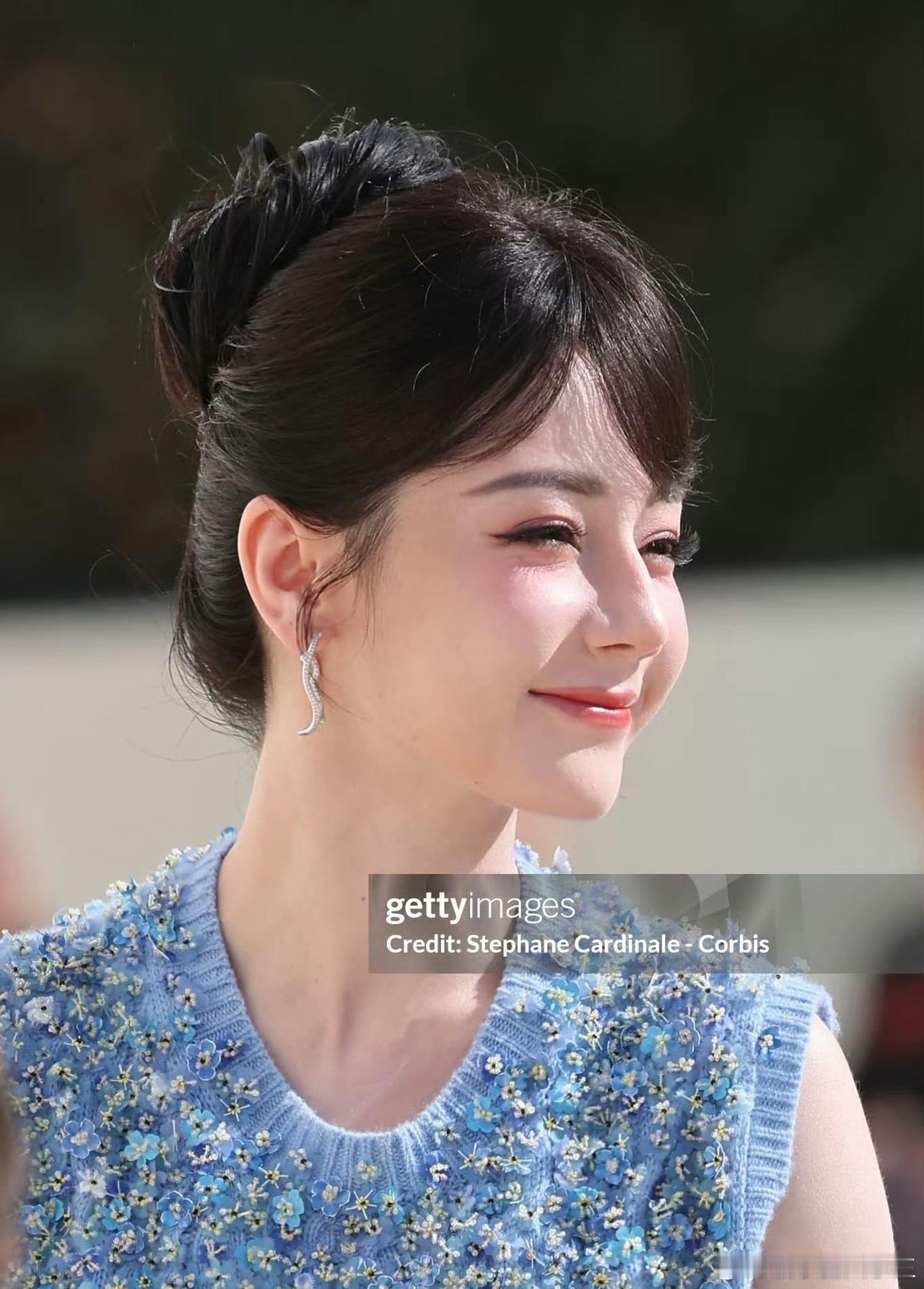 迪丽热巴迪奥大秀排面炸了！中雕明珠名不虚传谁看了迪丽热巴的迪奥2026春夏