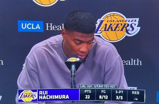 八村垒谈到季后赛的意义，认为斯玛特回归对于湖人的帮助很大，“我知道季后赛完全是另