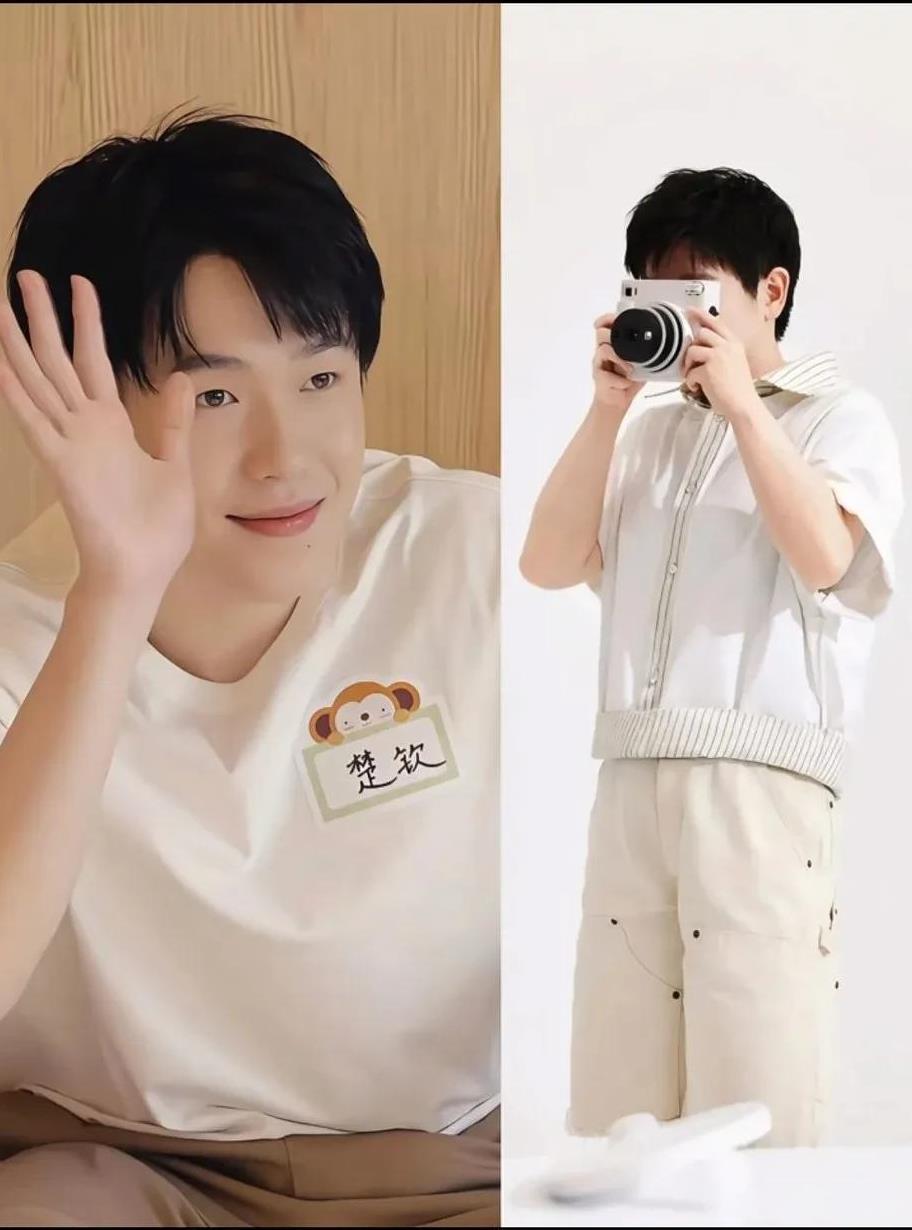 妹宝:来！头哥！看镜头！头哥:嗨～～～小豆包，你不会五年后还这样吧妹