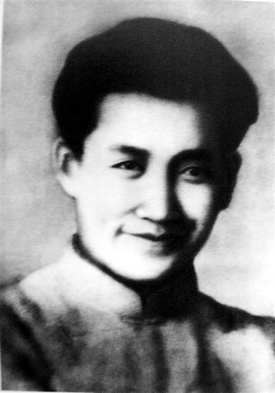 12岁当上校，23岁当军长，28岁指挥5万人跟彭德怀死磕兰州。这位西北军阀的独苗