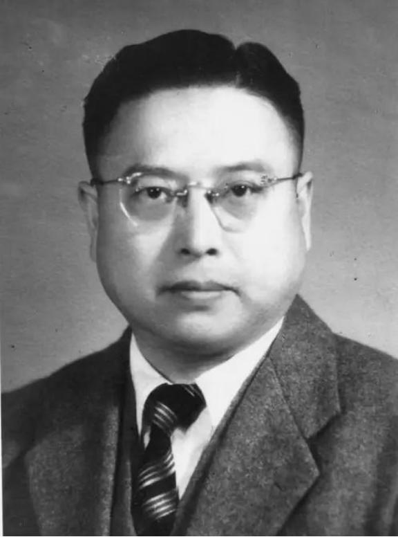 1949年5月18日凌晨，上海南车站路190号的一处国民党保密局监狱里，黄竞武和