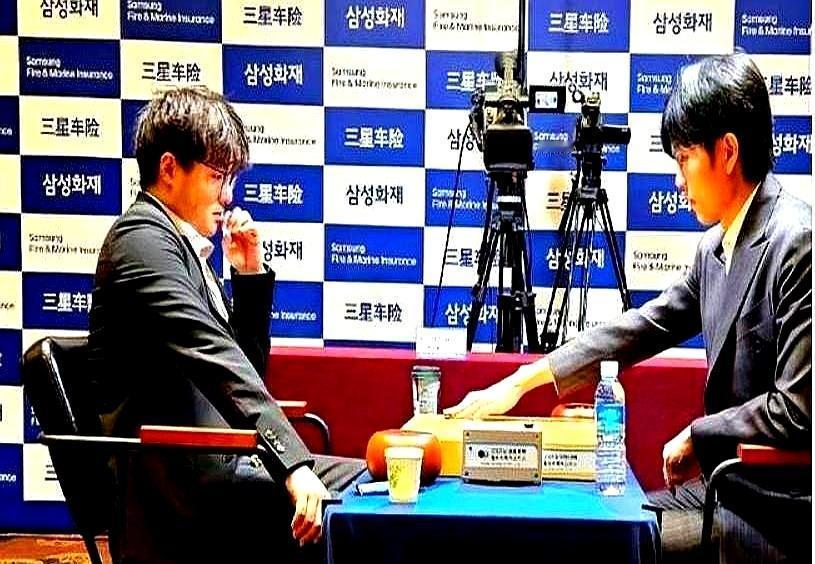 申真谞一上来就把“软柿子”王元均晾一边，专挑刚在三星杯把自己踢出去的廖元赫，摆明