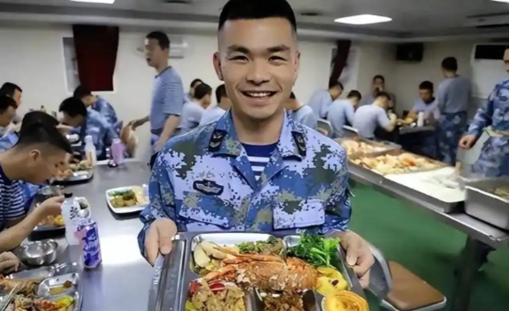 24头猪，只够山东舰一天。你没听错，不是一个月，不是一周，是一天。三千多号人，战