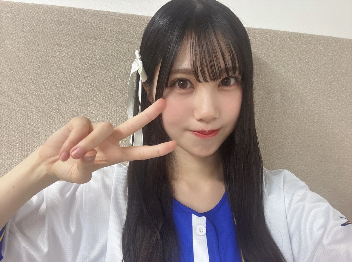 鶴崎仁香「すみれさんとスターマンくんとお写真を撮りました🌟楽屋がお隣だったので