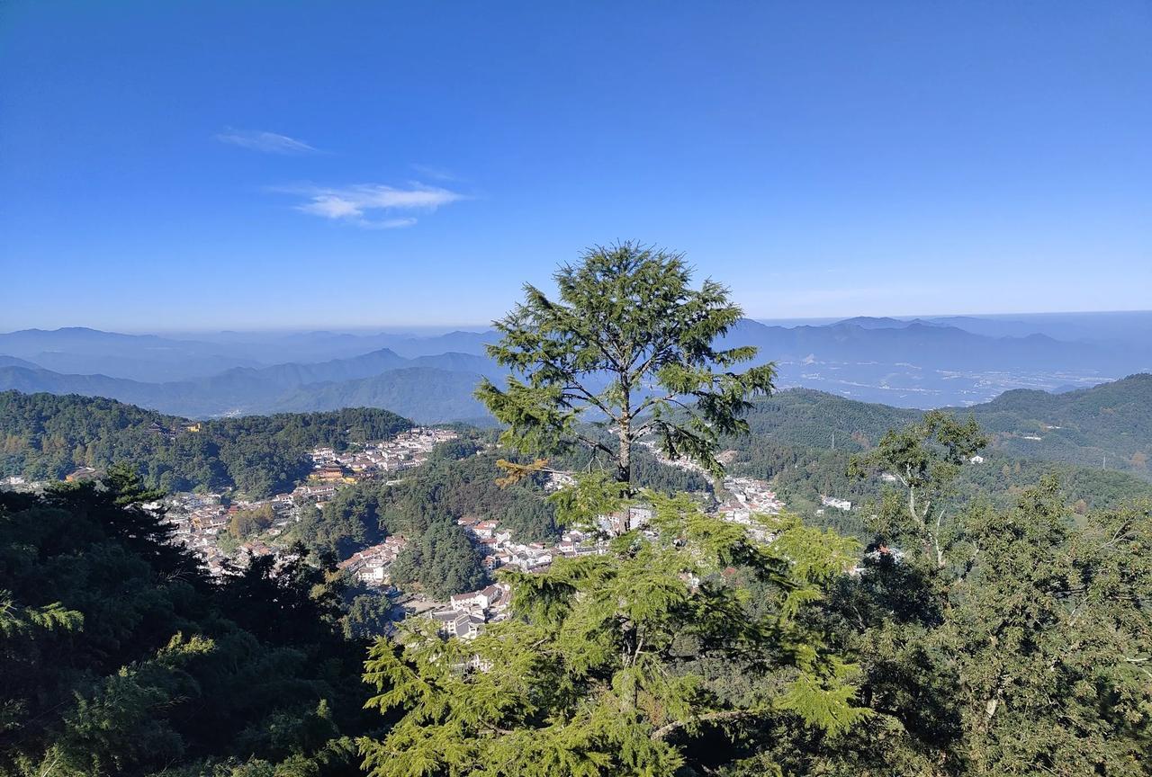 雅鲁藏布江要建1.2万亿水电站的消息一放出来，那热度直接拉满，相关受益股也被大家