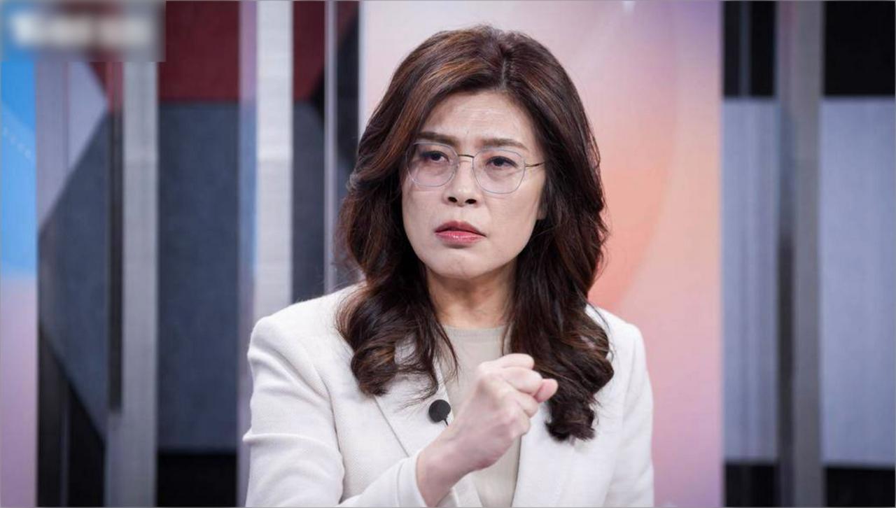 郑丽文首谈“倒阁”！被问"让5席不分区给民众党"急否认：不可能，八竿子打不着